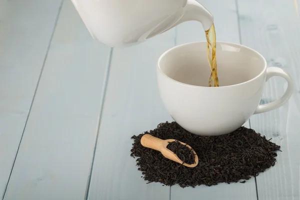 Pouring Tea — Stock Photo, Image