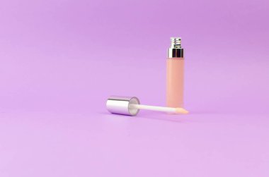 Göz ve dudak makyajı için temel kozmetikler