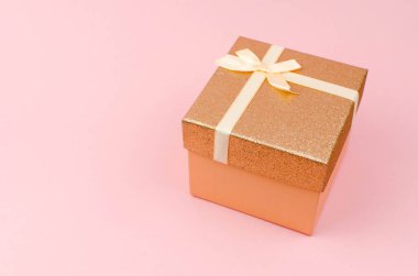 Yeni yıl minimalizmi için yeni yıl dekorasyonları