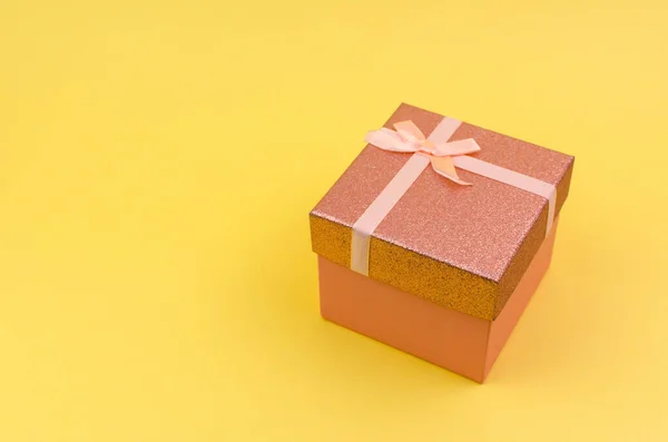 Yeni yıl minimalizmi için yeni yıl dekorasyonları