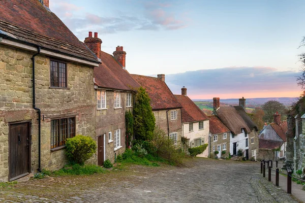 Naplemente Felett Házak Egy Macskaköves Utcán Gold Hill Shaftestbury Dorset — Stock Fotó