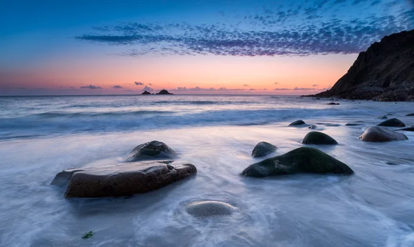 Zmierzch w Porthnanven Cove — Zdjęcie stockowe