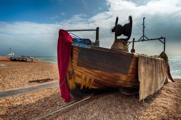 Barcos en la playa de Hastings — Foto de Stock