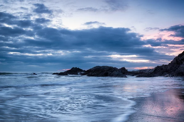 Шосе Шарроу моря недалеко від Freathy — стокове фото
