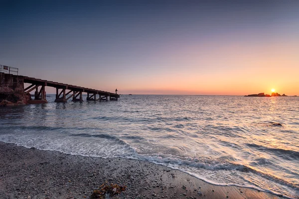 Pôr do sol em Polpeor Cove — Fotografia de Stock