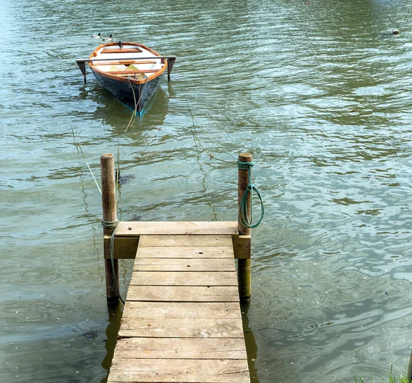 Pontile di legno — Foto Stock