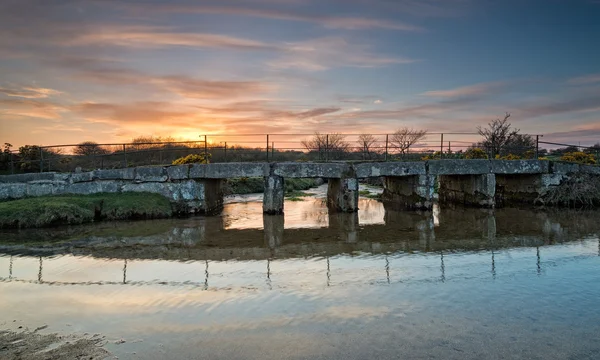 Un viejo puente Clapper en el páramo Bodmin —  Fotos de Stock