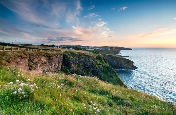 Puesta de sol sobre Port Isaac — Foto de Stock