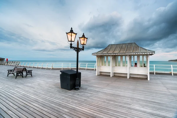 Crepúsculo no cais — Fotografia de Stock