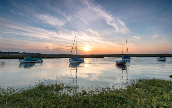 Barcos em blakeney — Fotografia de Stock