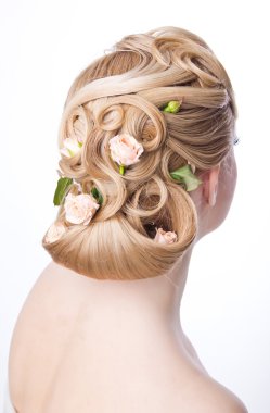 Güzellik düğün saç modeli. Gelin