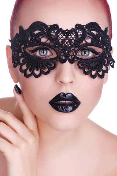 Szép nő, fekete csipke maszk a szemére. fekete manic — Stock Fotó