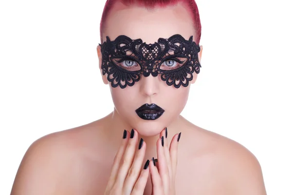 Mooie vrouw met zwarte kant masker over haar ogen. zwarte manic — Stockfoto