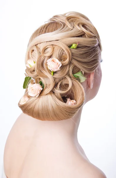 Güzellik düğün saç modeli. Gelin