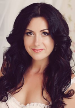 Şehvetli kadın cinsel kadın iç çamaşırı yatağa yumuşak fotoğrafı. Ana sayfa 