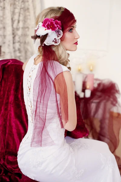 Wedding. Young Gentle trendy Bride with wedding makeup and hairs — Stock Photo, Image