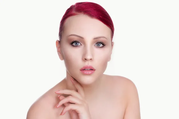 Bella faccia di giovane donna adulta con pelle fresca pulita - isol — Foto Stock