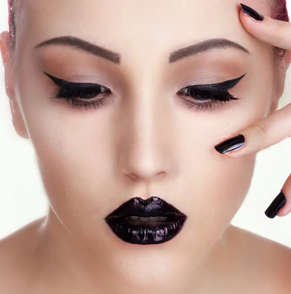 Beauty Fashion Model Girl with Black Make up, Long Lushes. Fashi — ストック写真