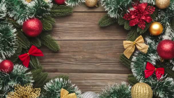 Різдвяні Золоті Червоні Зміни Синьо Срібні Прикраси Ялинових Деревах Сірому — стокове відео