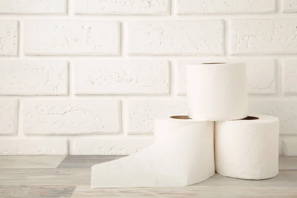 Kertas Toilet Close Pada Latar Belakang Putih Tampilan Atas — Stok Foto