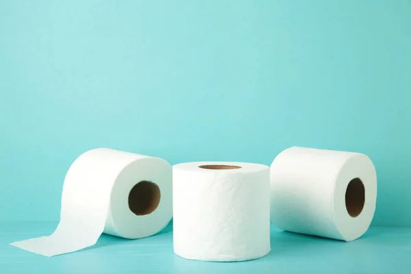 Toiletpapier Close Blauwe Achtergrond Bovenaanzicht — Stockfoto