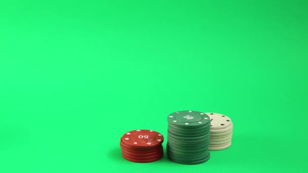 Donna Rischiosa Che Scommette Tutte Fiches Mentre Gioca Casinò Poker — Video Stock