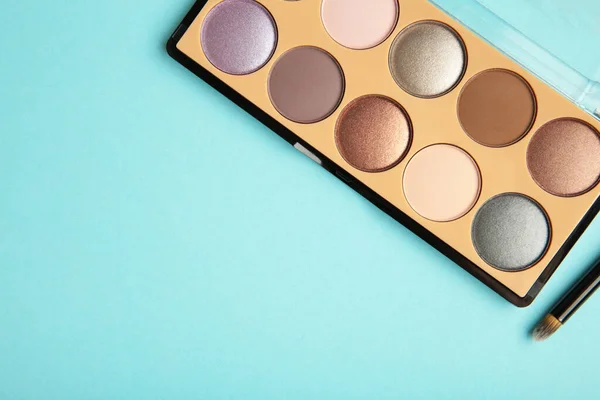 Professionelle Make Palette Mit Pinsel Auf Blauem Hintergrund Ansicht Von — Stockfoto