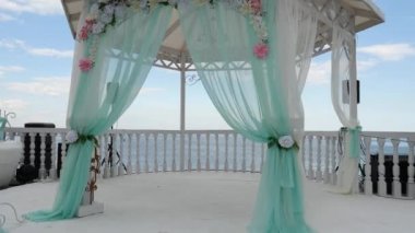 Düğün arch balayı, deniz kıyısında yer alan için
