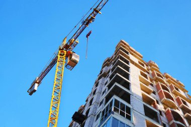 İnşaat alanı geçmişi. Crane binanın yanında. Sanayi geçmişi.