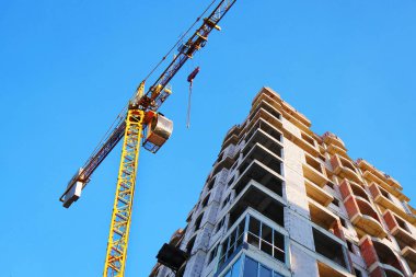 İnşaat alanı geçmişi. Crane binanın yanında. Sanayi geçmişi.