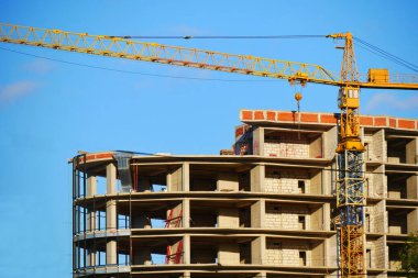 İnşaat alanı geçmişi. Turna ve bina. Sanayi geçmişi.