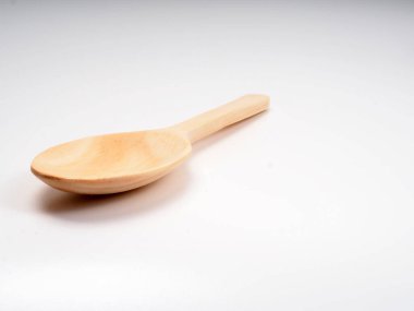 Tahta çatal bıçak takımı resmi, beyaz izole bir arkaplanda çekim yap.