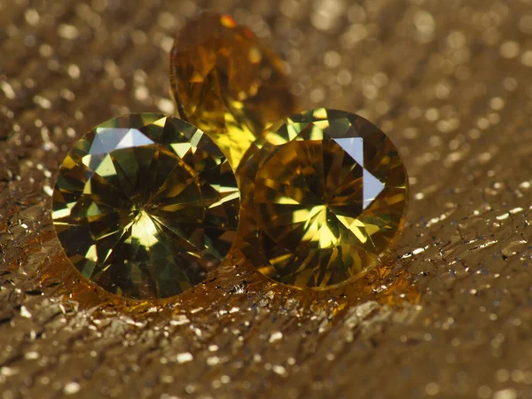 배경에 노란색 다이아몬드 보석의 — 스톡 사진