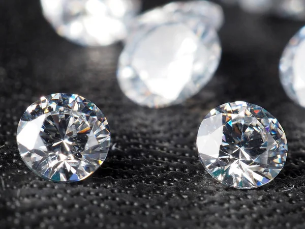 Gros Plan Pousse Diamants Brillants Tourner Sur Fond Texturé Noir — Photo