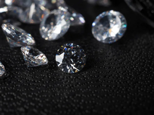 Schieten Van Glimmende Diamanten Van Dichtbij Schieten Een Zwarte Textuur — Stockfoto