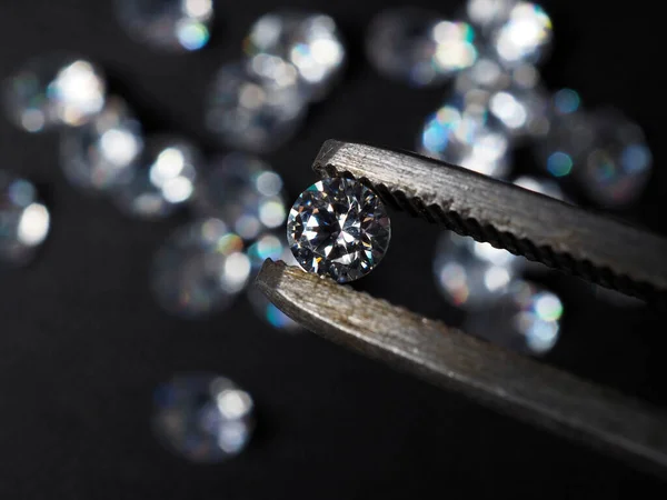 Feche Filmagem Diamantes Brilhantes Atire Fundo Preto Texturizado — Fotografia de Stock