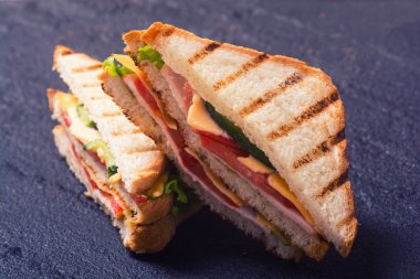 Taze clubsandwiches yaptı
