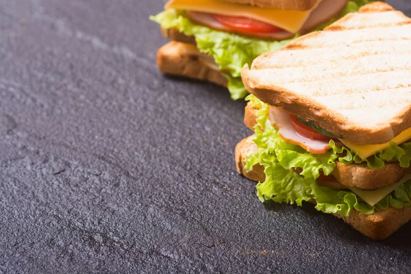 Frisch zubereitete Clubsandwiches — Stockfoto