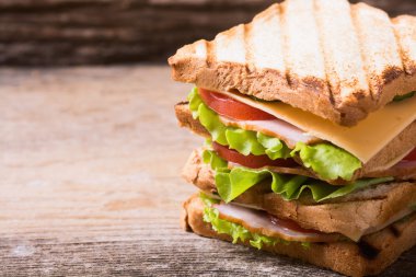 Taze clubsandwiches yaptı