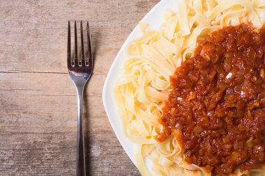 Makarna tagliatellei domates ile