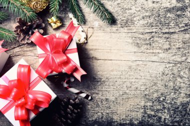 Hediyeli Noel ağacı