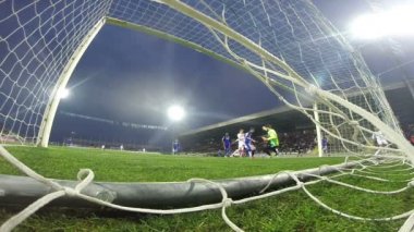 Futbol oyuncusu bir gol attı. GoPro Hero atış