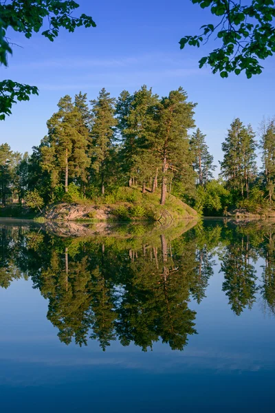 Paisaje con reflexión —  Fotos de Stock