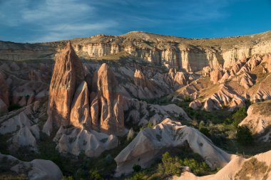 Kapadokya kaya oluşumları ile manzara
