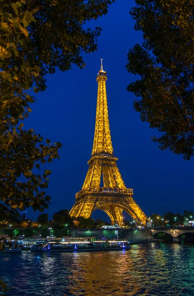 Torre Eiffel - vista notturna — Foto Stock