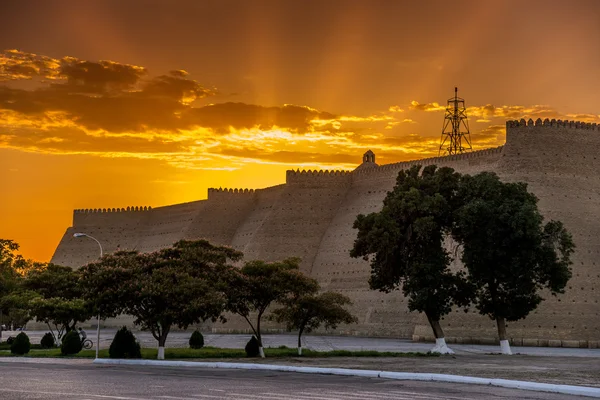 Ark fästning i Bukhara i solnedgången — Stockfoto