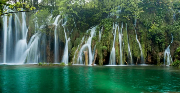 Waterfalls in Plitvice Lakes Park — Stock Photo, Image