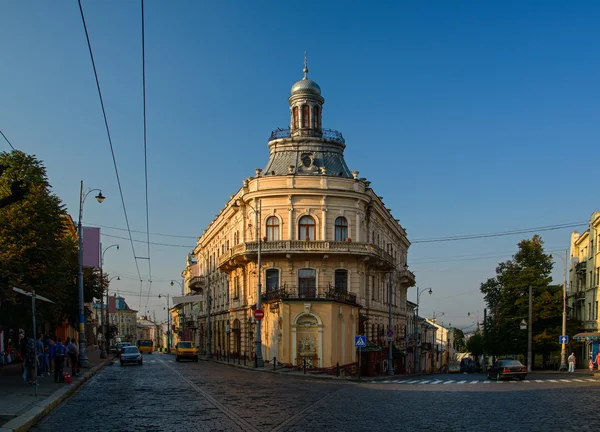 Centro de la ciudad de Chernivtsi, Ucrania — Foto de Stock