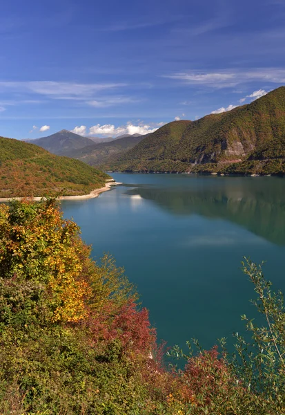 Zhinvali Reservoir in autumn season — Stock Photo, Image