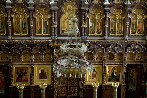 Iconostază Candelabru Catedrala Adormirea Maicii Domnului Din Bila Krynytsia — Fotografie, imagine de stoc
